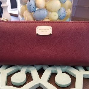 Flash Sale 🍾 Michael Kors Wallet